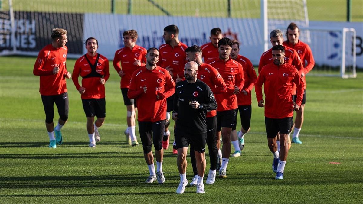 A Milli Futbol Takımı, Almanya Ve Galler Maçı Hazırlıklarını Sürdürdü