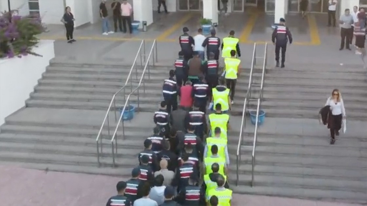 Sahte Belgelerle Ev Ve Araba Satışı Yapan Suç Örgütüne Operasyon