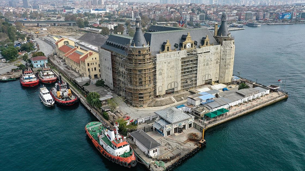 İstanbul'un Sembollerinden Tarihi Haydarpaşa Garı Restorasyonla Özgün Haline Kavuşuyor