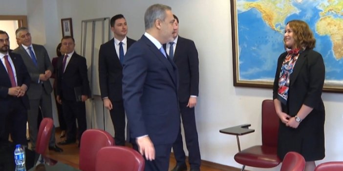 Memurların mülakatına bizzat katılan Fidan, adayı öve öve bitiremedi