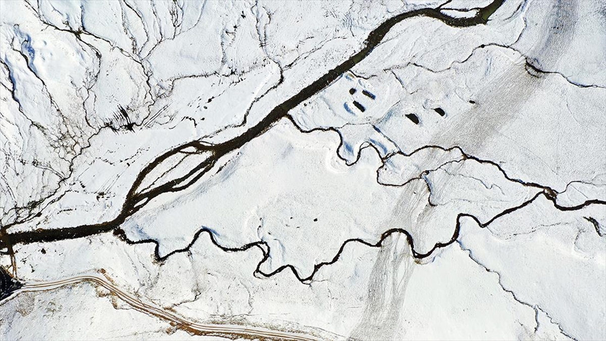 Trabzon'un Yüksek Kesimlerinde Kar Etkili Oldu