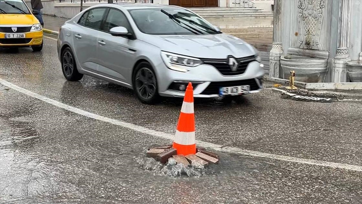 Balıkesir'de Sağanak Etkili Oldu