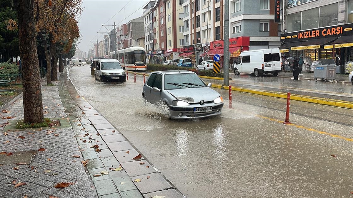 Eskişehir'de Sağanak Etkili Oldu