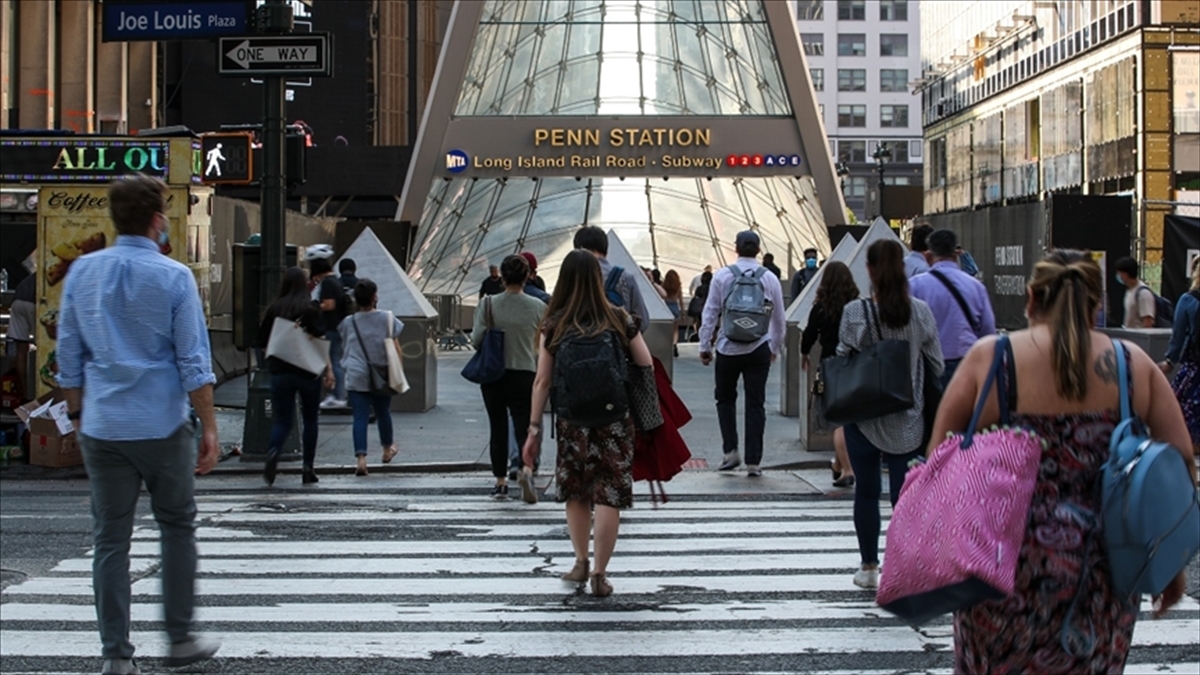 Amerikalıların Enflasyonla Mücadelesi Sürerken "tatil Sezonu" Harcamalarındaki Artışın Yavaşlaması Bekleniyor