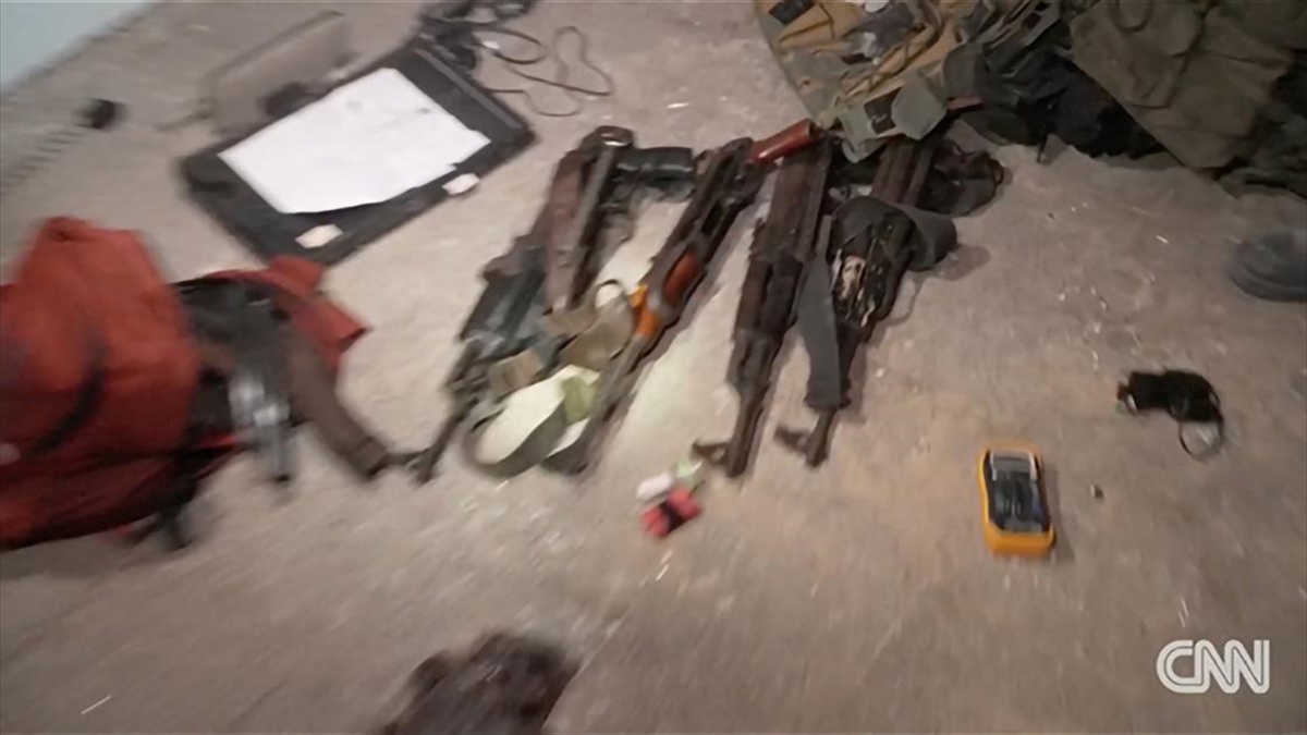 Cnn: İsrail Ordusunun Şifa Hastanesi Turunda Gösterdiği Silahların Durumu Şüpheli