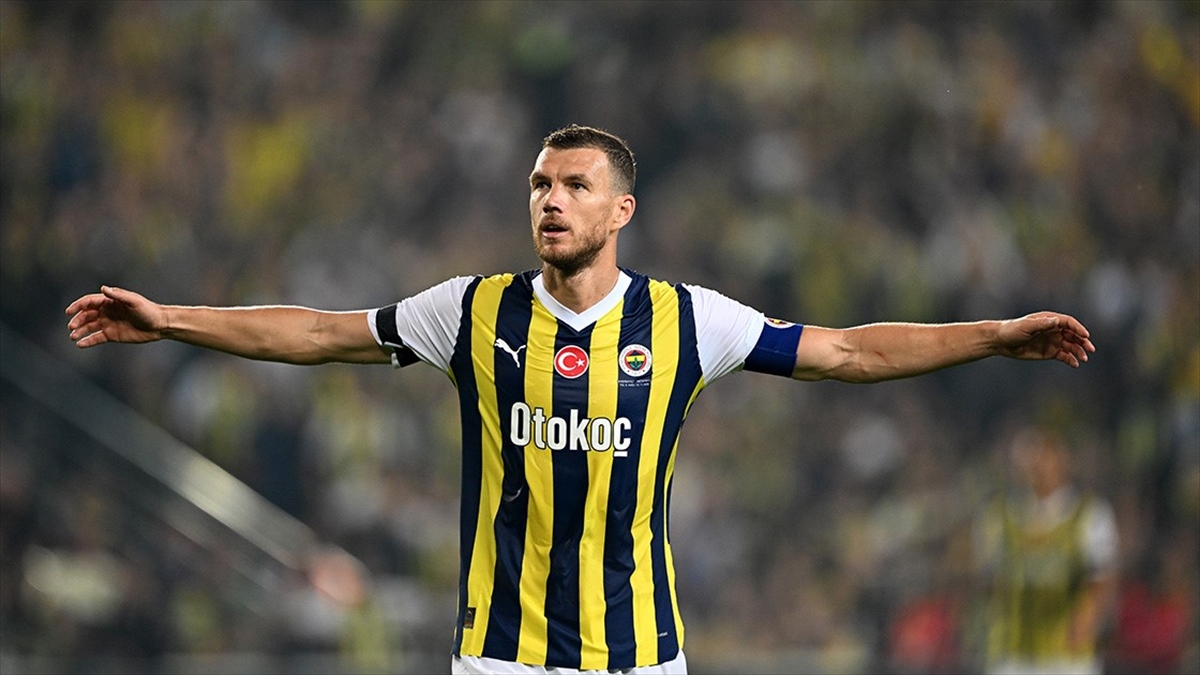 Dzeko, Fenerbahçe İçin Savaştıklarını Açıkladı: Hedefimize Ancak Birlik Olursak Ulaşabiliriz