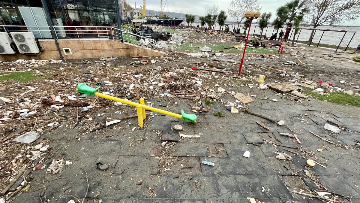 Fırtınanın Vurduğu Karadeniz Ereğli'de Eğitime 2 Gün Ara