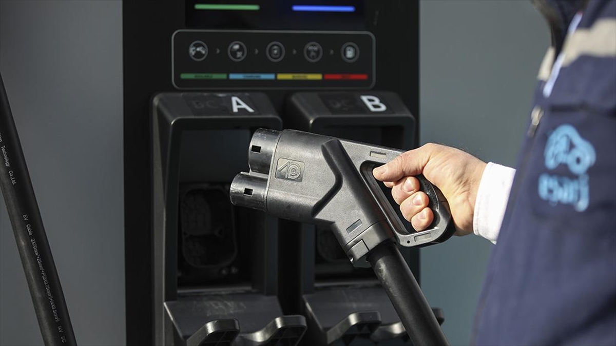 Türkiye'de Elektrikli Araçlar İçin Şarj Noktası Sayısı 10 Bin 500'ü Geçti