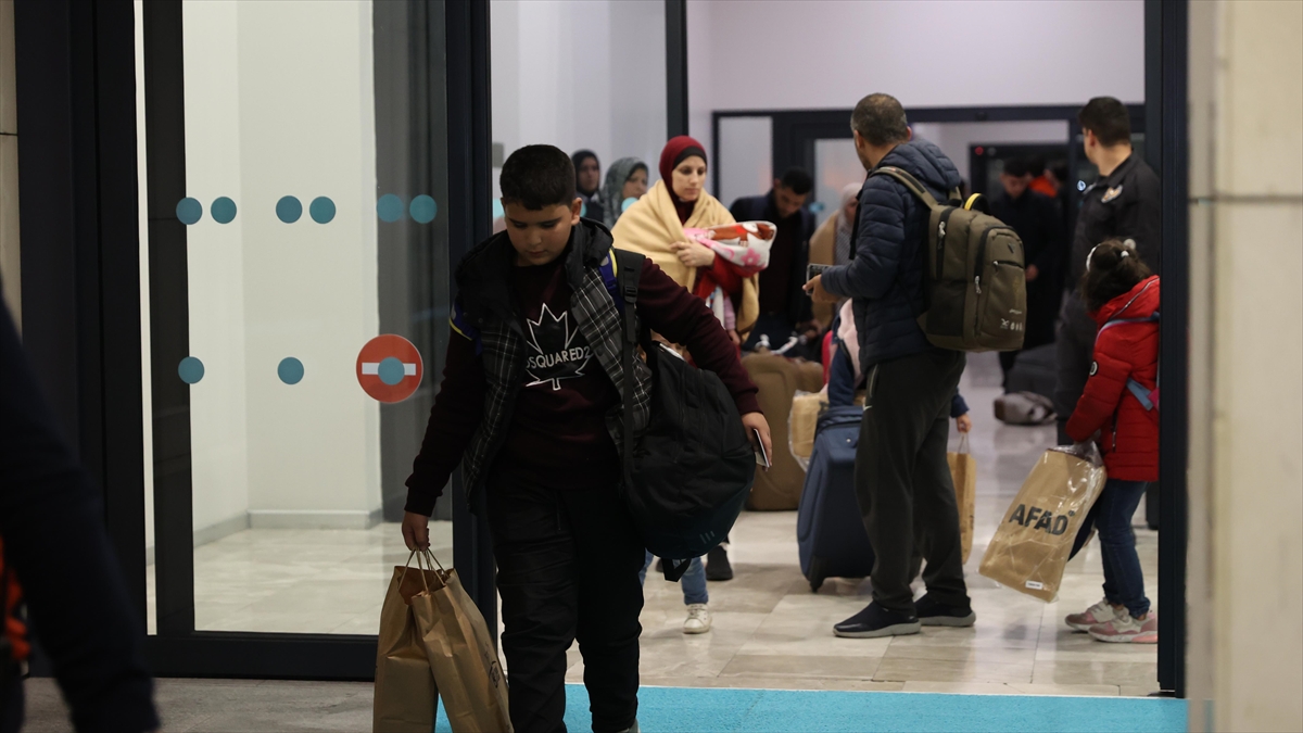 Türkiye Ve Kktc Vatandaşlarının, Gazze'den Mısır'a Tahliyesi Sürüyor