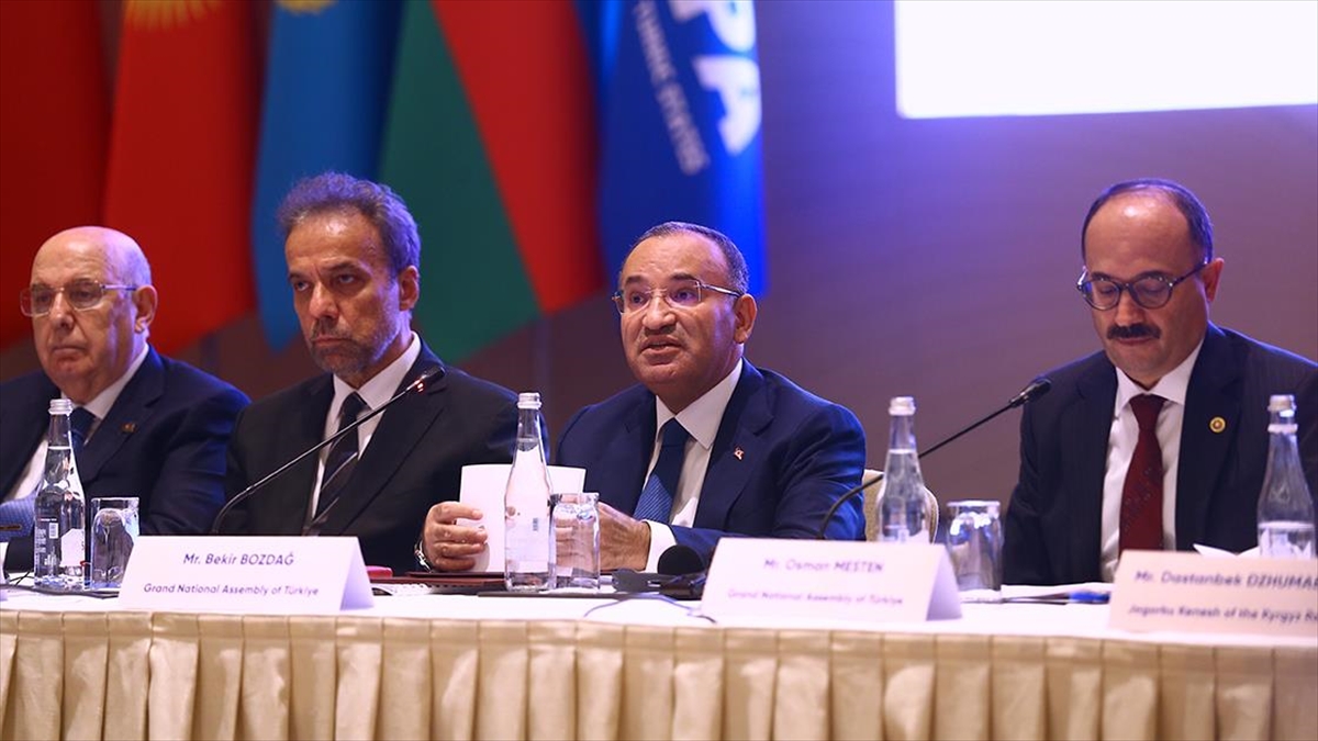 Tbmm Başkanvekili Bozdağ, İsrail'e Destek Veren Ülkelerin Savaş Suçuna Ortak Olduğunu Söyledi