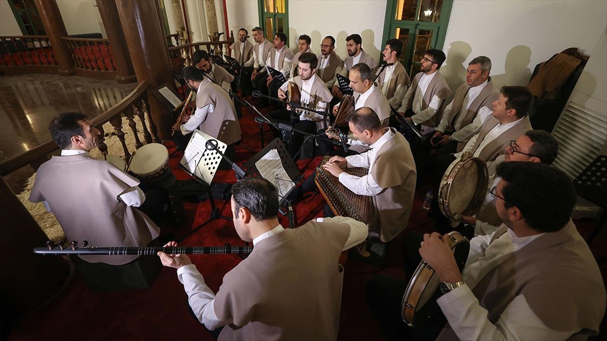 Mevlevi Kültürü Farklı Meslek Gruplarından Bir Araya Gelen Müzisyenlerce Yaşatılıyor