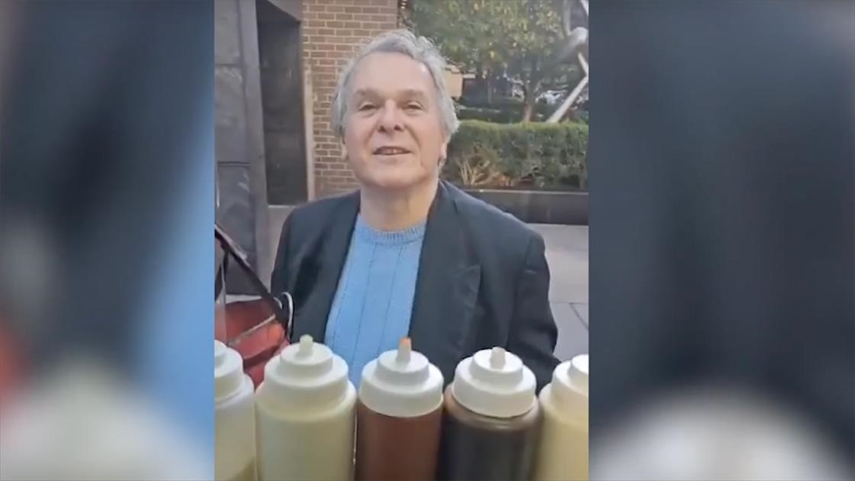 Obama'nın Eski Danışmanı, Mısırlı Satıcıyı Defalarca Müslüman Karşıtı Sözlerle Taciz Etti