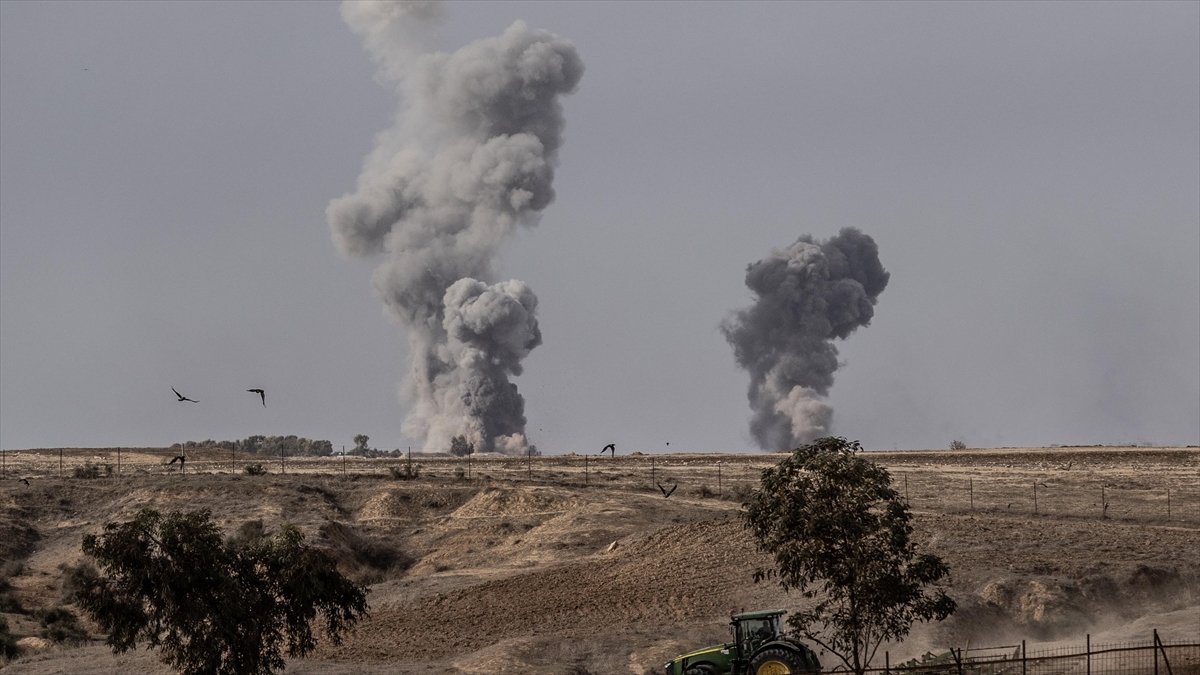İsrail Ordusu, İnsani Araya Saatler Kala Gazze’nin Kuzeyine Saldırılarını Artırdı