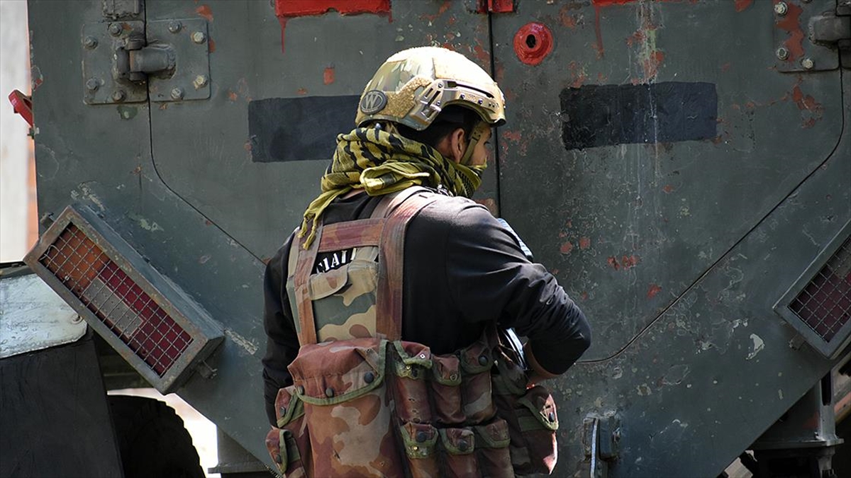 Cammu Keşmir'de Direnişçilerle Çıkan Çatışmada 4 Hint Askeri Öldürüldü