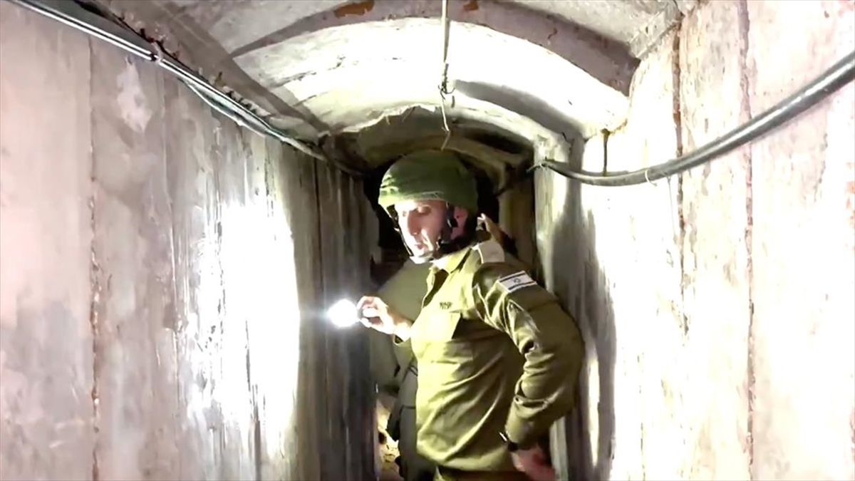 İsrail'in Yeni Tünel İddiaları, Barak'ın "şifa Hastanesi'nin Altında Sığınaklar İnşa Ettik" İtirafıyla İlişkilendirildi