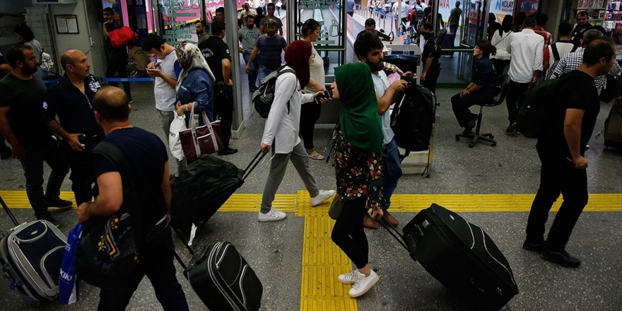 Seyahat İçin Üç Ayda 7 Milyar Lira Harcandı