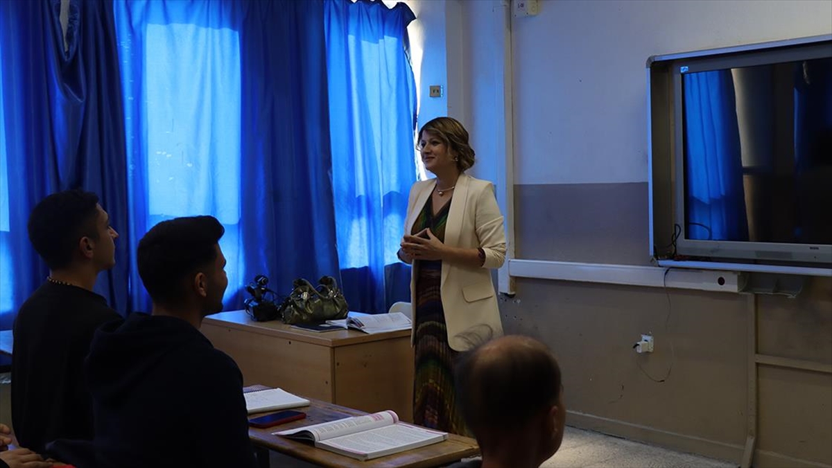 Öğretmenlik Hayaline 44 Yaşında Kavuştu