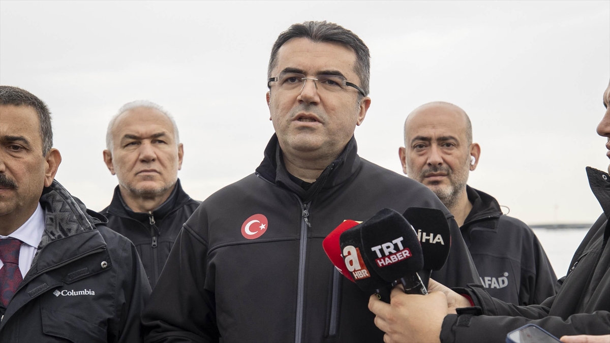 Afad Başkanı Memiş: Batan Gemi İçin Türkiye'nin En Donanımlı Arama Kurtarma Gemilerinden Biri Operasyon Yürütüyor