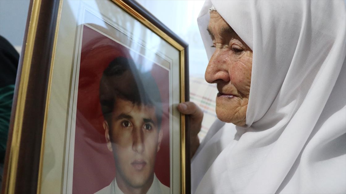 Şehit Öğretmen Çiftin Yakınlarının Acısı 30 Yıldır Dinmiyor