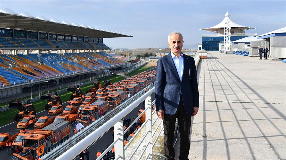 Bakan Uraloğlu: Kış Lastiğinizi Takın; Unutmayın