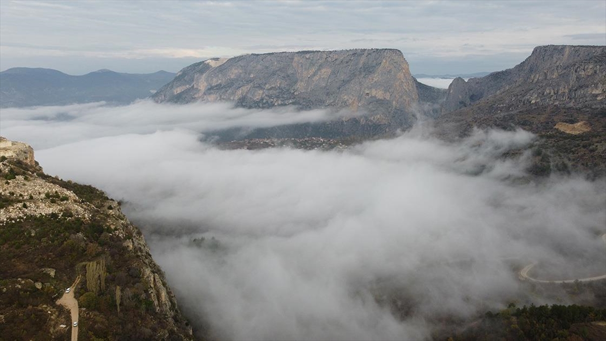 Sakarya Nehri Sis Bulutuyla Kaplandı