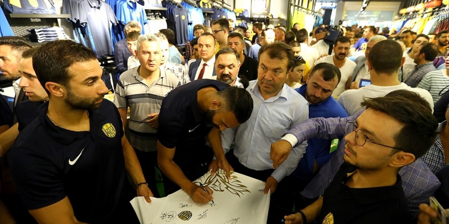 Mke Ankaragücü'nün Lisanslı Ürün Mağazası Açıldı