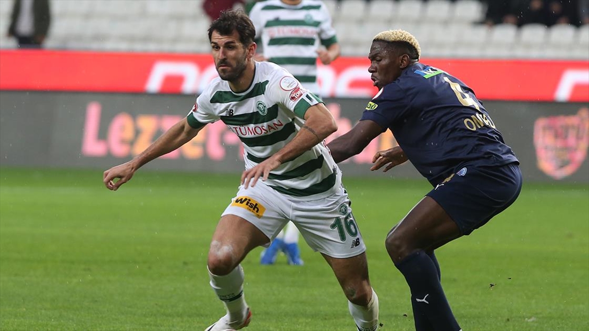 Konyaspor, Konuk Ettiği Kasımpaşa'yı 2 Golle Yendi