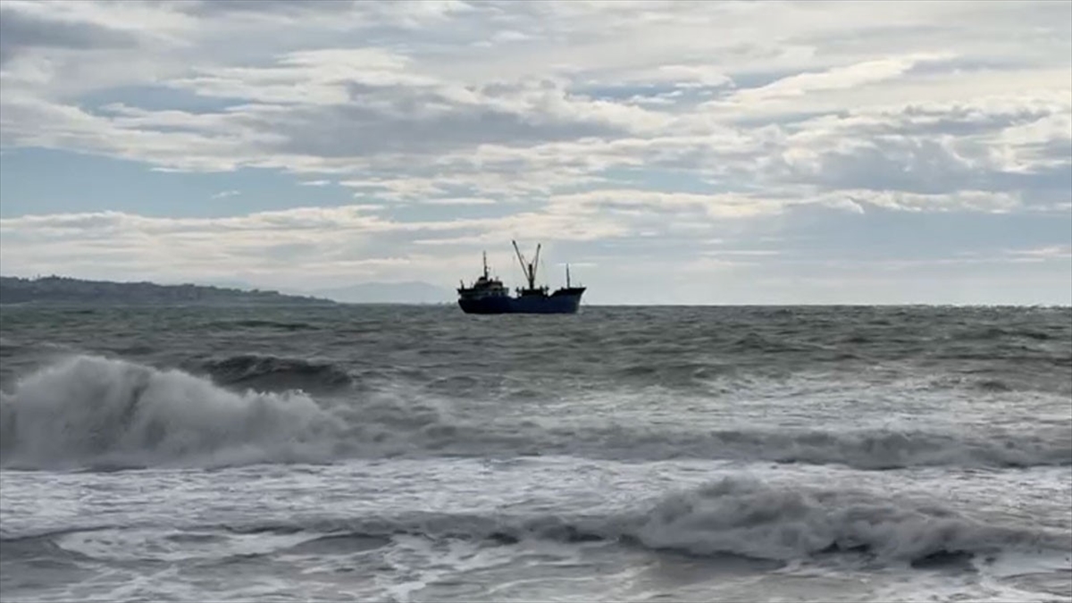 İstanbul'un Bazı Kıyı Kesimlerinde Lodos Etkili Oluyor