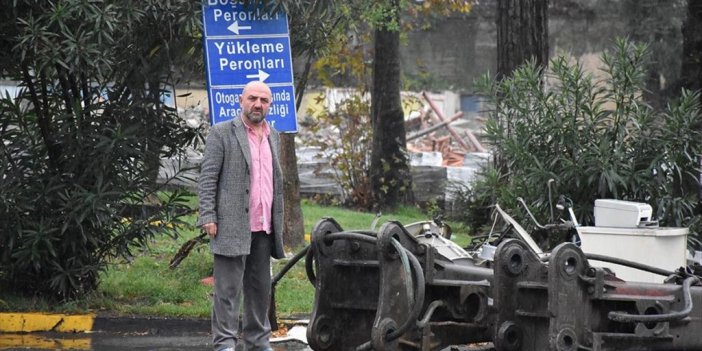 Ekmeğini 35 Yıldır Otogarda Kazanıyor