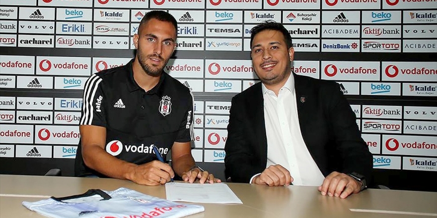 Victor Ruiz Beşiktaş'a 3 Yıllık İmza Attı