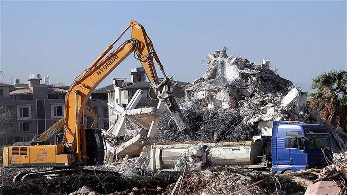 Kahramanmaraş Merkezli Depremlerden Etkilenen Bazı İl Ve İlçelerdeki "mücbir Sebep Hali" Uzatıldı