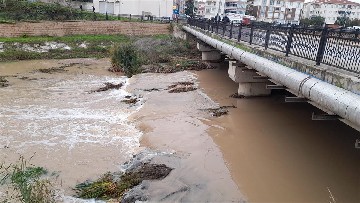Kırklareli'nde Kirlenme Yüzünden Rengi Değişen Şeytandere'nin Rengi Normale Döndü