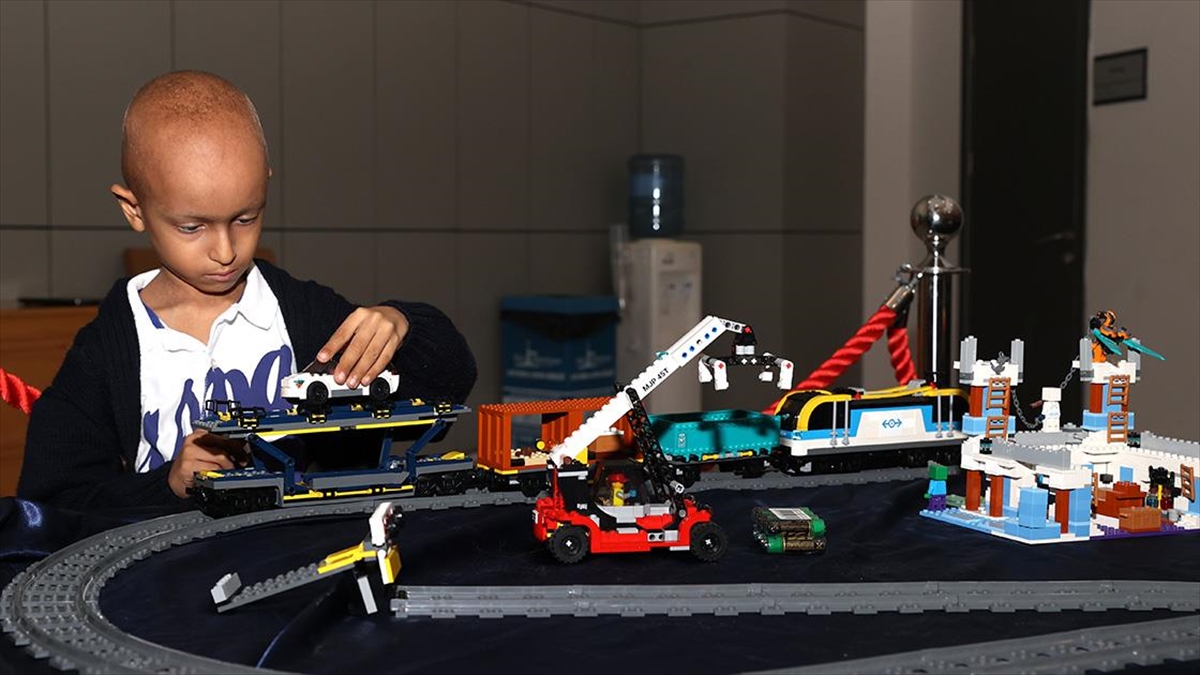 Sağ Tarafı Felç Olan Minik Kuzey "lego"larla Sağlığına Kavuştu