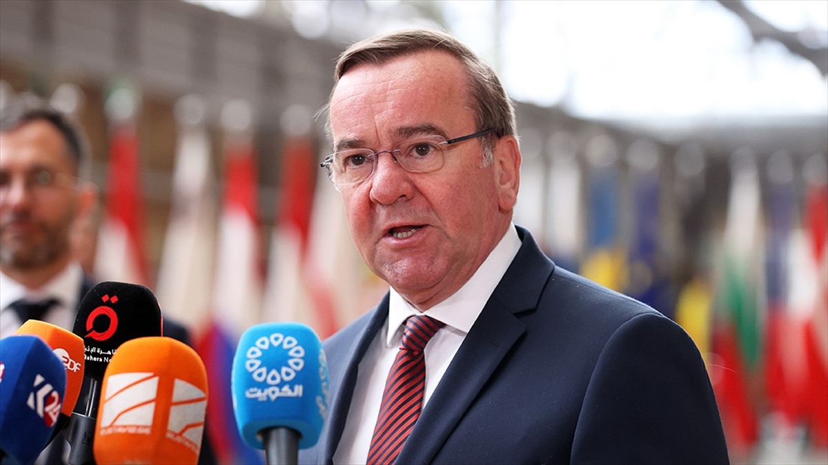 Almanya Savunma Bakanı Pistorius: Silah İhracatı Konusunda Daha Esnek Olmalıyız