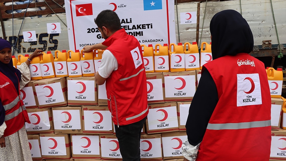 Türk Kızılay, Somali'deki Sel Felaketinden Etkilenenlere 2 Bin Gıda Paketi Ulaştırdı