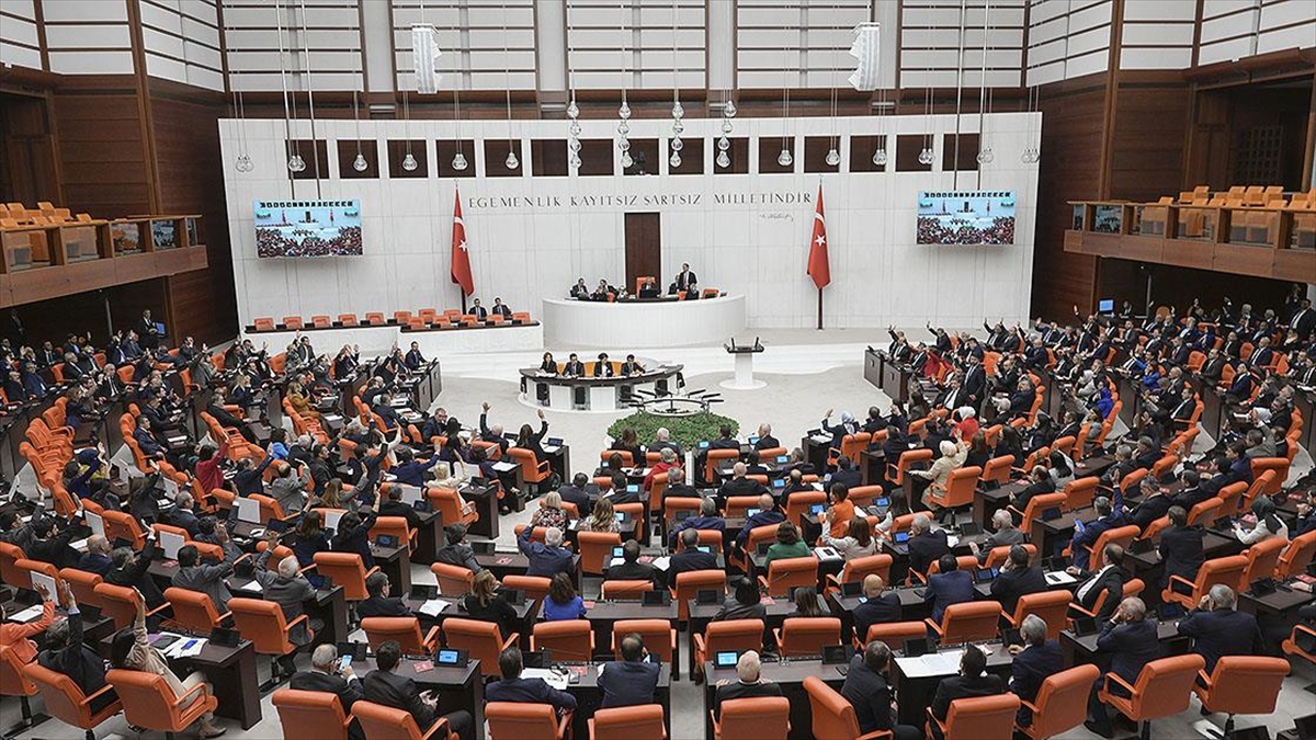 Tbmm, Ekonomiye İlişkin Düzenlemeler İçeren Kanun Teklifi İçin Mesai Yapacak