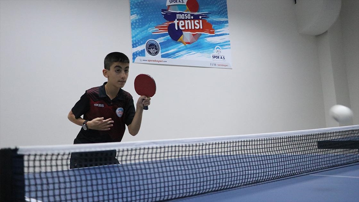 Masa Tenisi Otizmli Yiğit'i Sosyalleştirdi