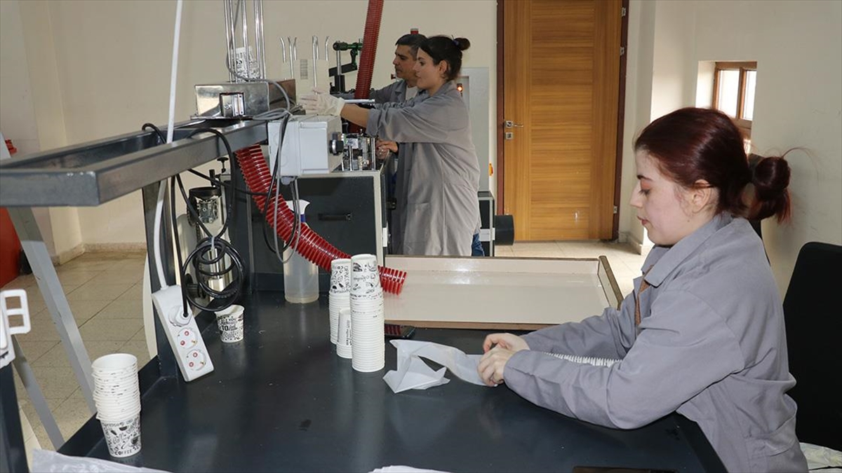 Ağrı'daki Engelsiz Yaşam Merkezi Engellileri İş Hayatına Ve Spora Kazandırıyor