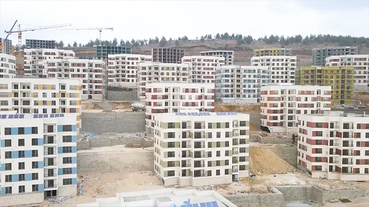 Bakan Özhaseki: Kilis'te Ay Sonuna Kadar 1045 Deprem Konutunu Teslim Edeceğiz