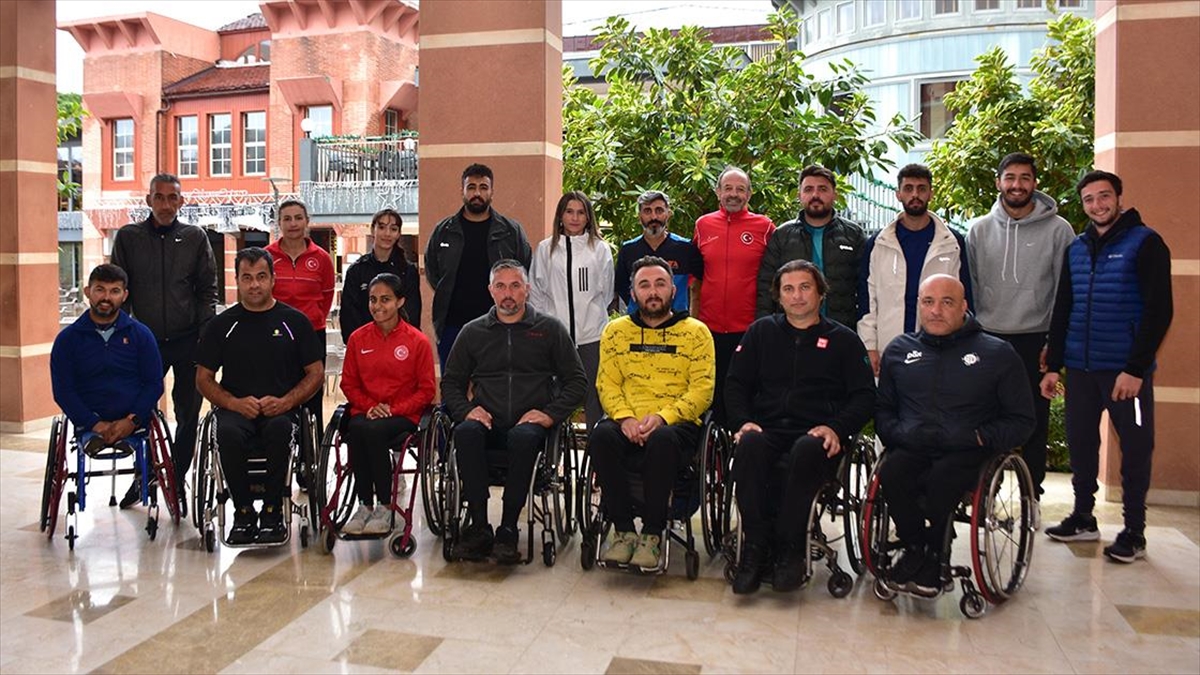 Tekerlekli Sandalye Tenis Milli Takımı'ndan "sahneye Çıkın, Alkışlanan Olun" Çağrısı
