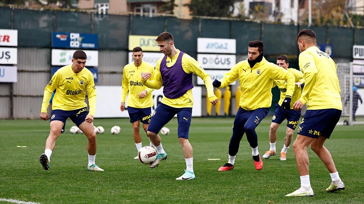 Fenerbahçe, Beşiktaş Derbisinin Hazırlıklarına Başladı