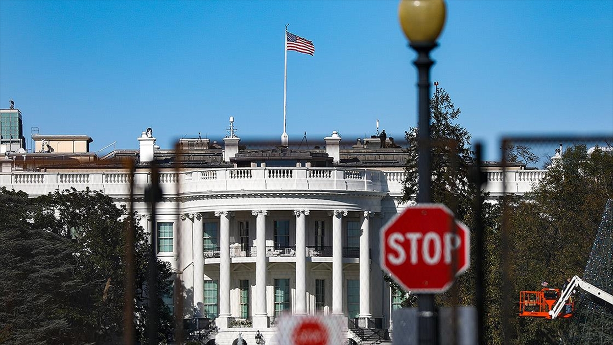 Beyaz Saray Stajyerlerinden Biden'a "Gazze'de Kalıcı Ateşkes" Çağrısı
