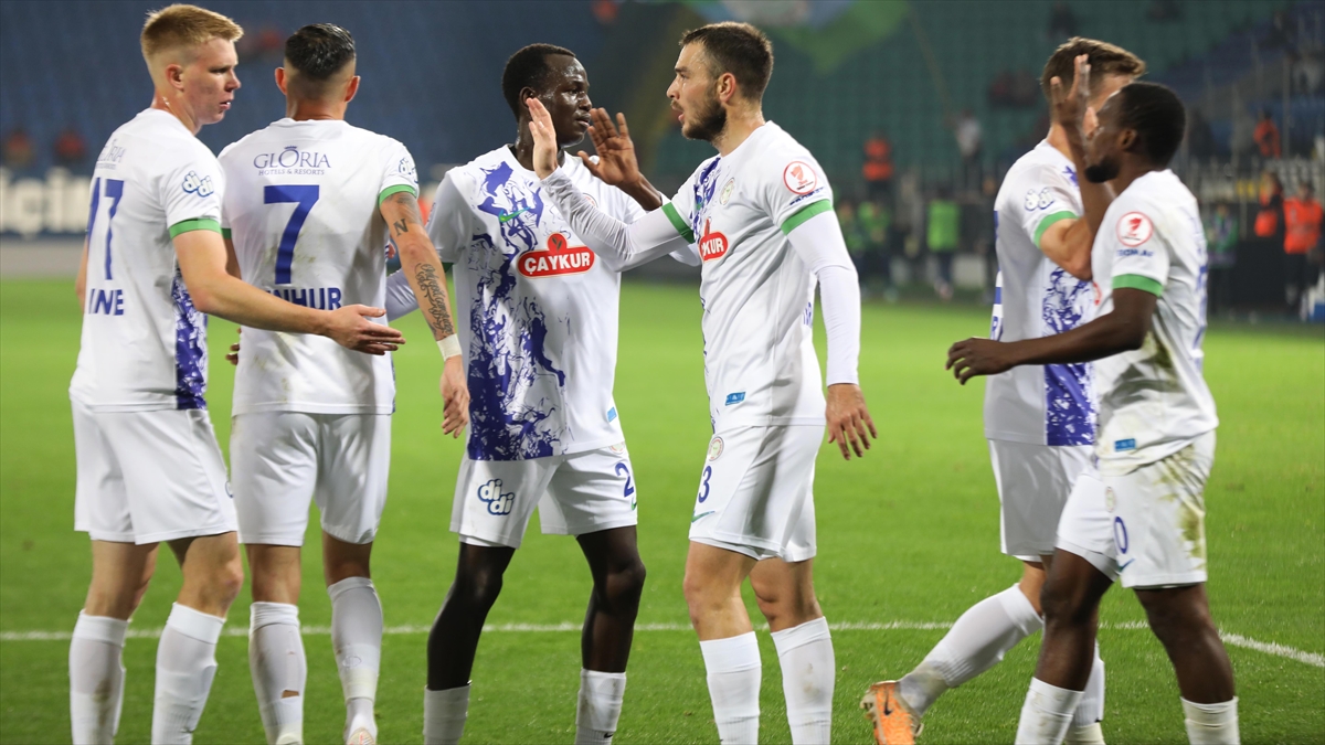 Ziraat Türkiye Kupası'nda Çaykur Rizespor 5. Tura Yükseldi