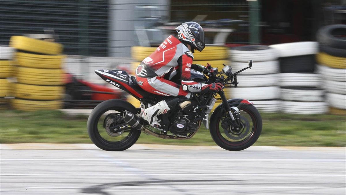 Milli Motosikletçi Asrın Rodi Pak, 2024 Hazırlıklarını Sürdürüyor