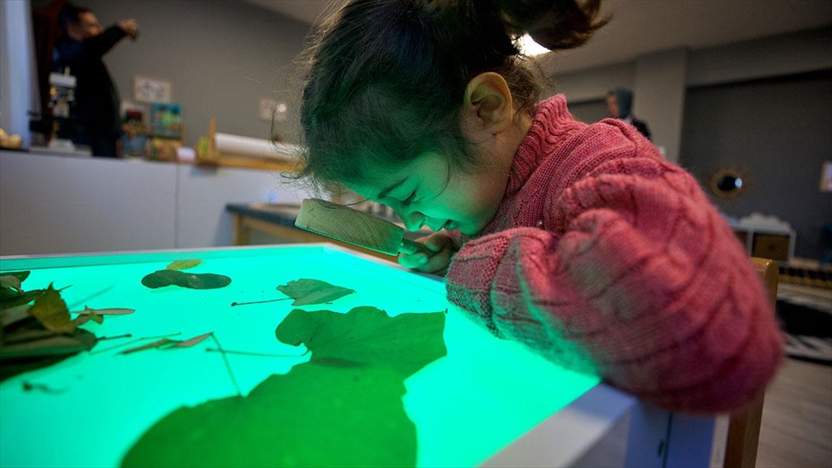 Osmaniyeli Öğretmen Afetten Etkilenen Bilim Sanat Sınıfını, Okulun Deposunda Yeniden Kurdu