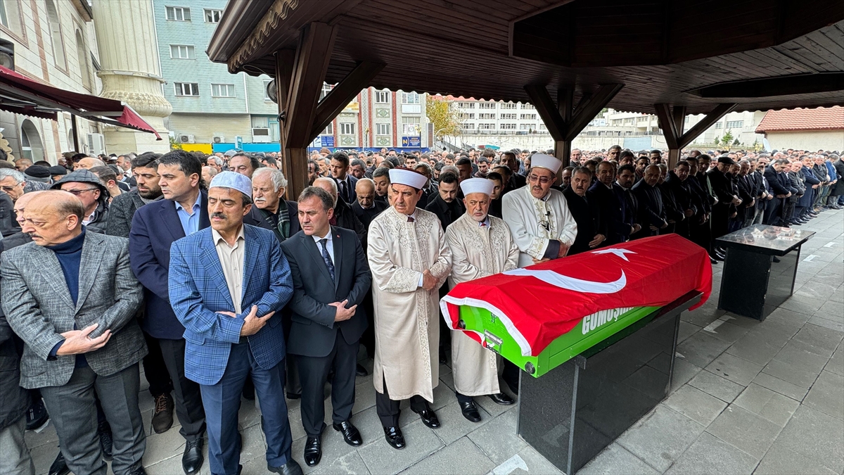 Yazar Ve Siyaset Bilimci Mustafa Çalık Gümüşhane'de Son Yolculuğuna Uğurlandı