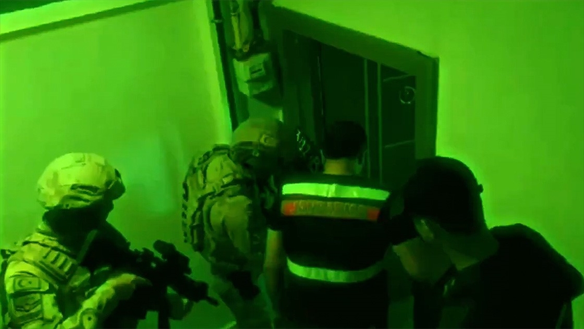 "kafes-17 Operasyonu" İle "iskoçlar Çetesi" İsimli Organize Suç Örgütü Çökertildi️