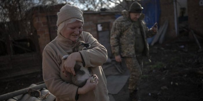 Ukraynalı Çift, Savaşın Yok Ettiği Mahalledeki Evcil Hayvanlara Sahip Çıktı