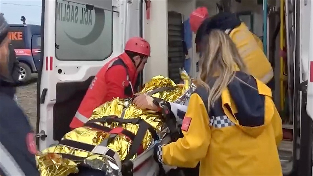 Sağlık Bakanı Koca, Umke Gönüllülerinin Sel Tatbikatını Paylaştı