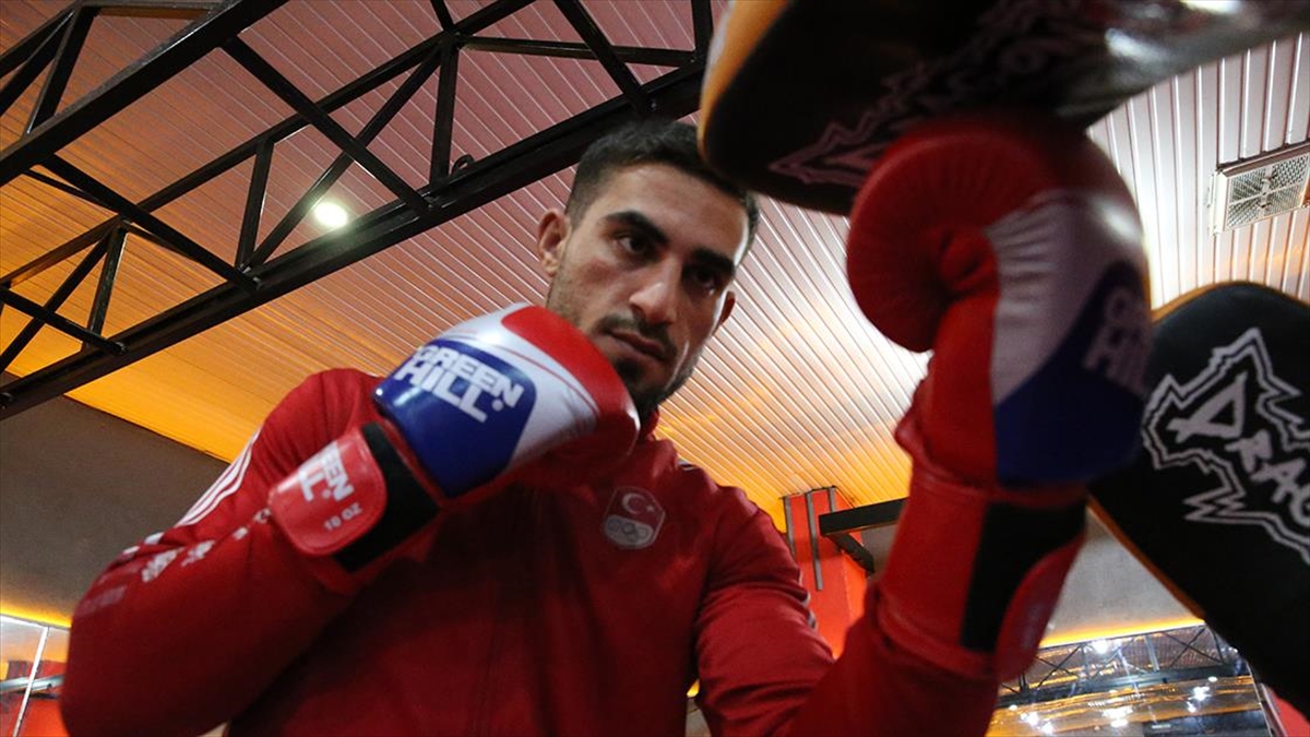 Şanlıurfalı Genç Sporcu 5 Yıl Önce Başladığı Kick Boksta Dünya Şampiyonluğuna Uzandı